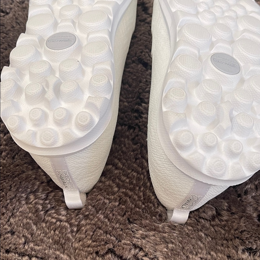 Skechers Women's White Slip-On Sneakers size 9 - Picture 8 of 8